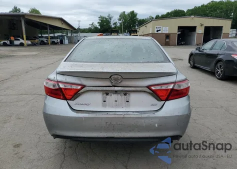 2016 Toyota Camry Le z USA, uszkodzony, nr VIN 4T1BF1FK1GU172591